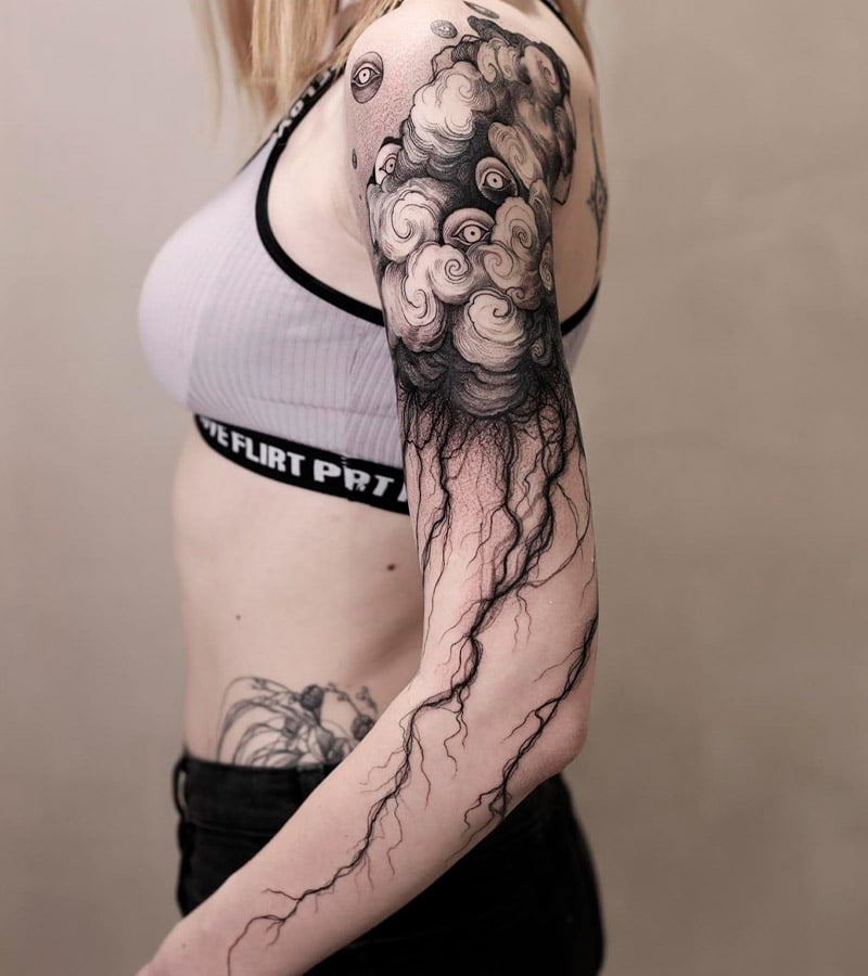 tatuajes de rayos para mujeres 11