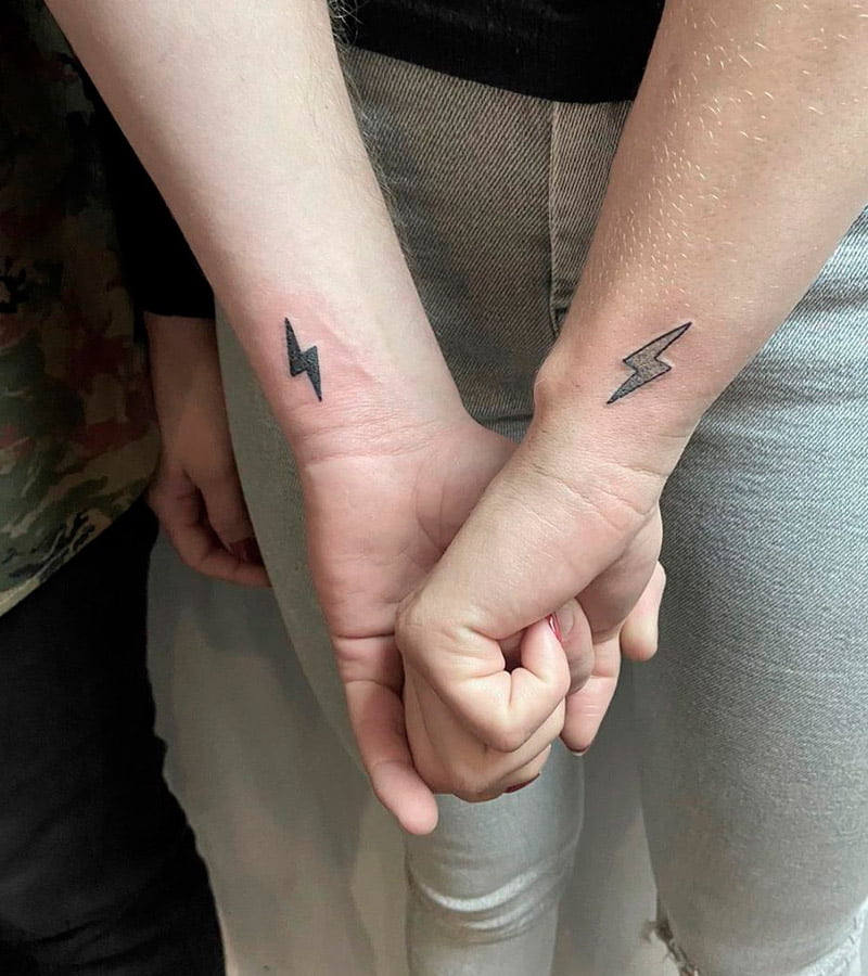 tatuajes de rayos para parejas 1
