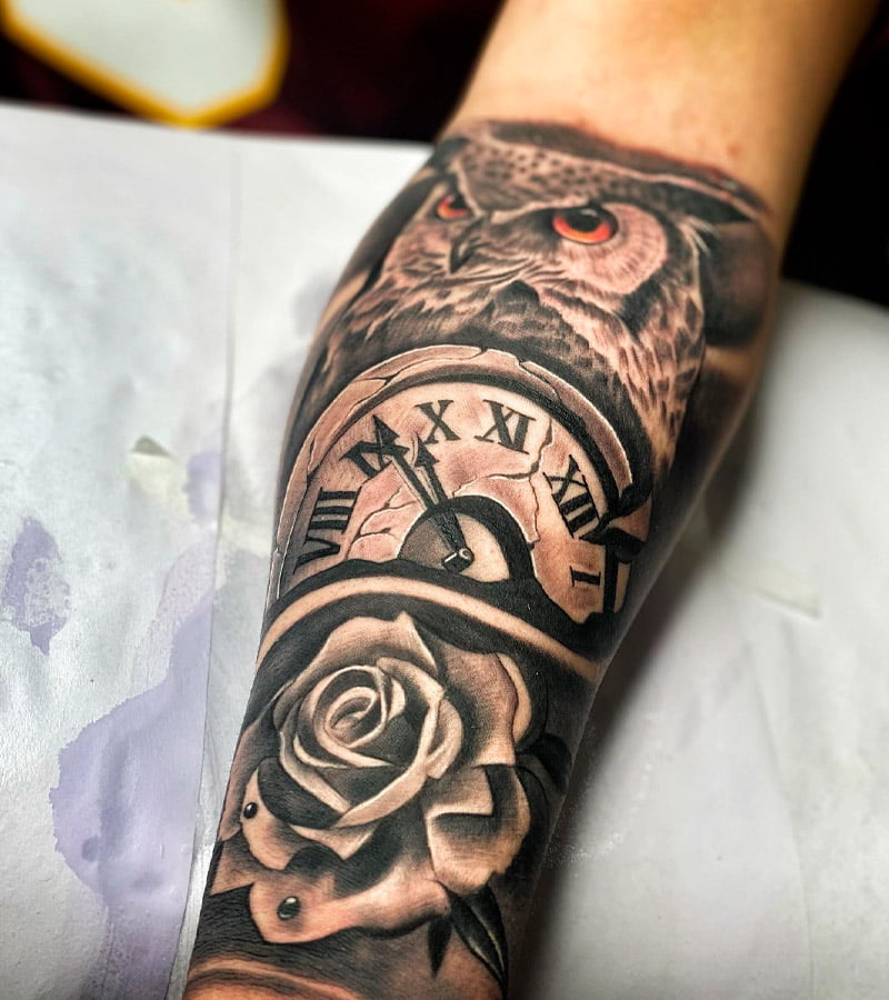 tatuajes de reloj con buhos y rosas 5