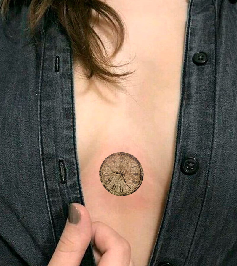 tatuajes de reloj en el pecho 3