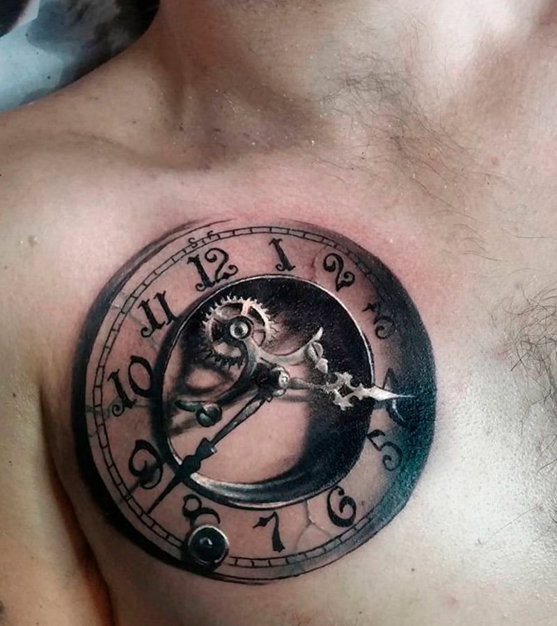 Tatuajes de reloj en el pecho