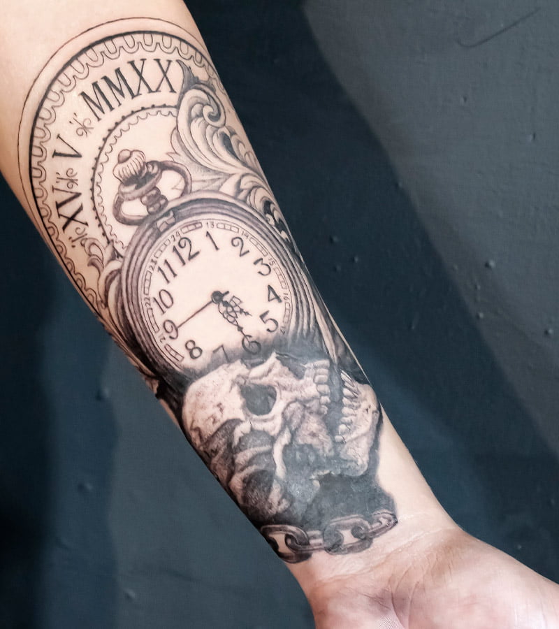 Tatuajes de la santa muerte con reloj