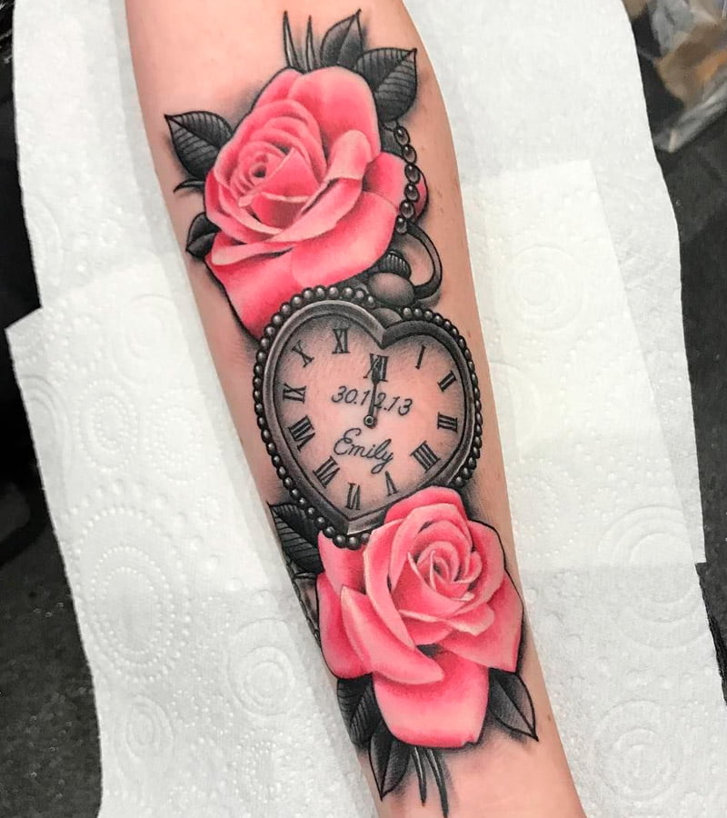 Tatuajes de reloj con rosas
