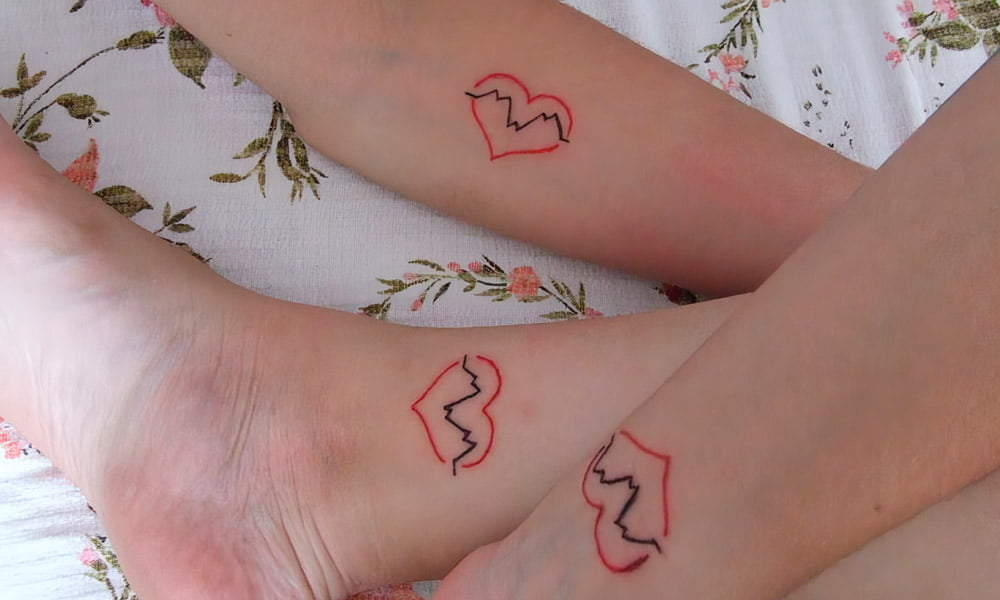 tatuajes de signos vitales y corazon 16