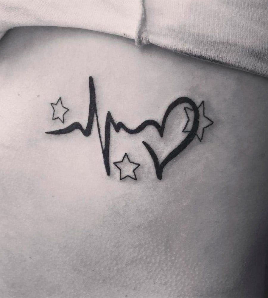 tatuajes de signos vitales y corazon 27