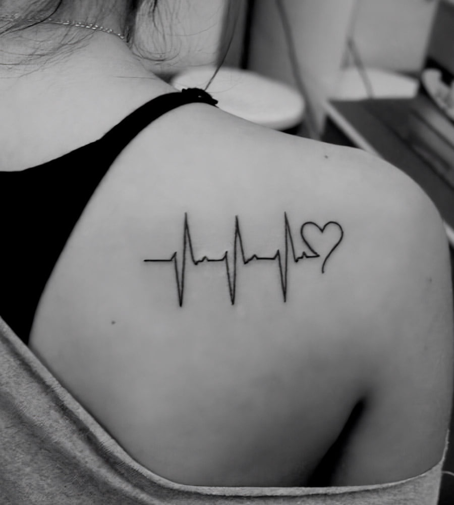 tatuajes de signos vitales y corazon 29