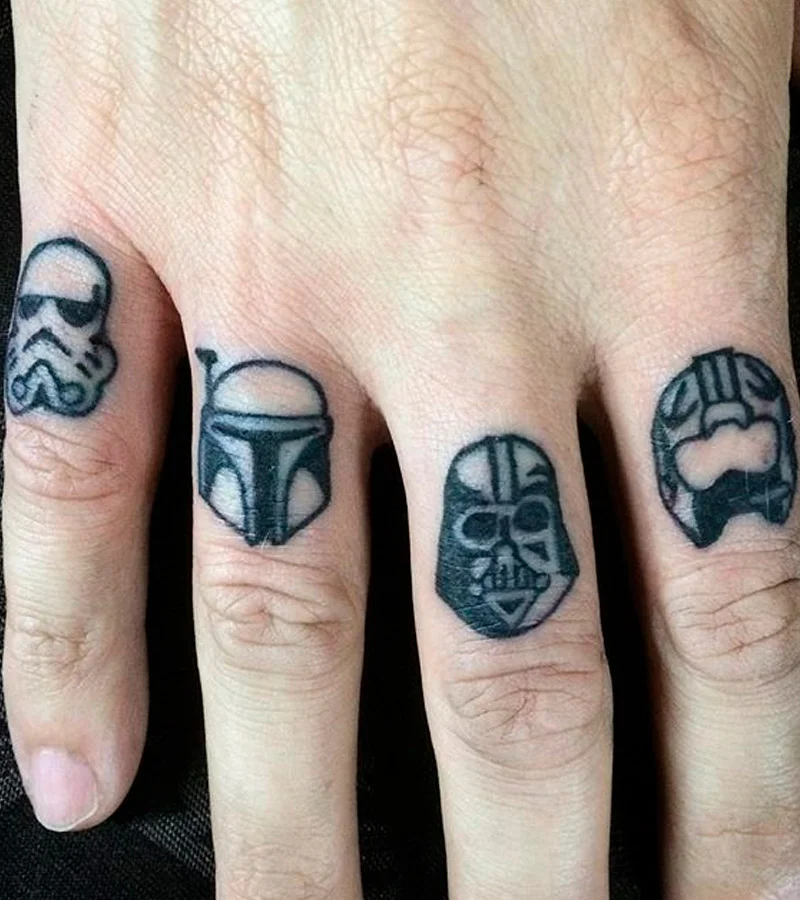 tatuajes de star wars en la mano y dedos