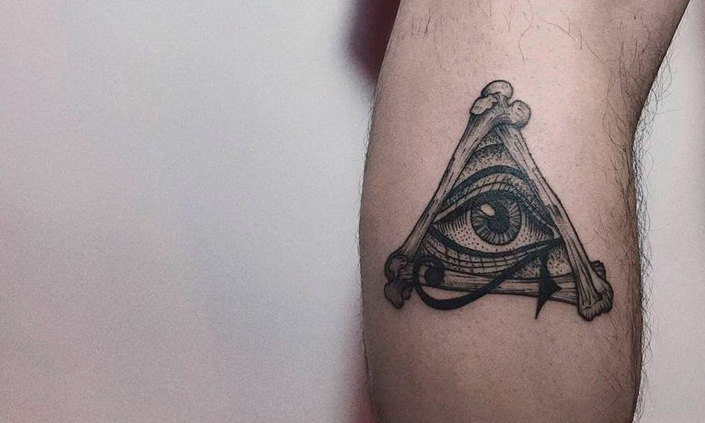 tatuajes de triangulos y ojo de horus 9