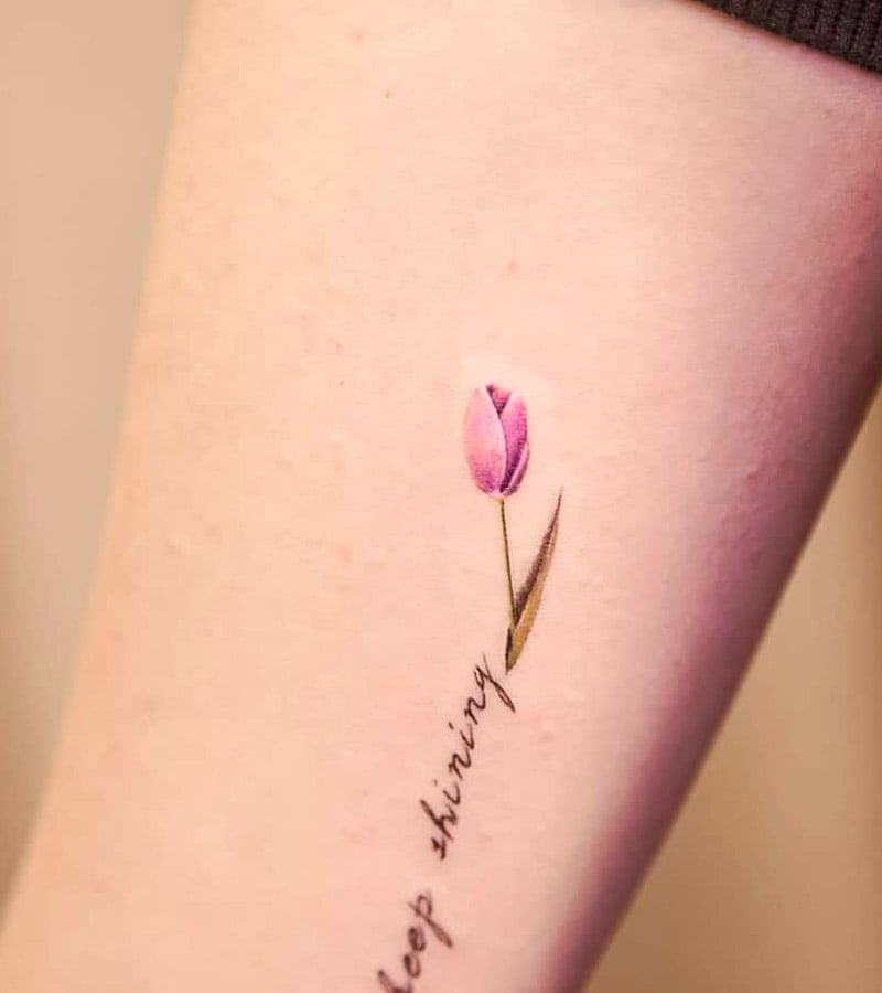 tatuajes de tulipanes con nombres 6