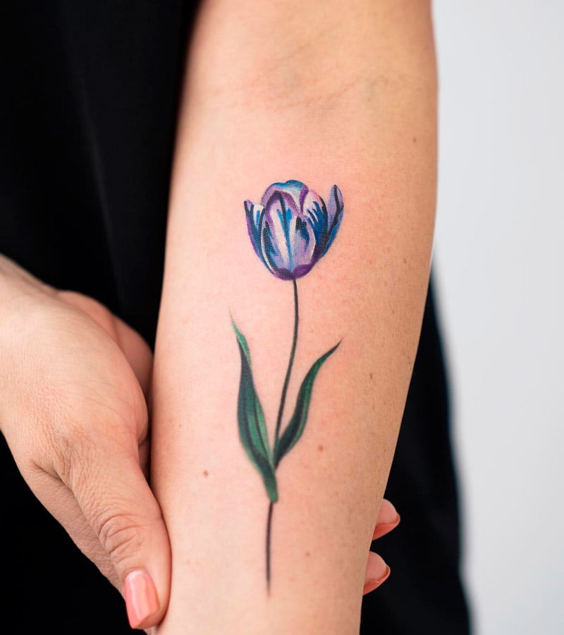tatuajes de tulipanes en el brazo 1