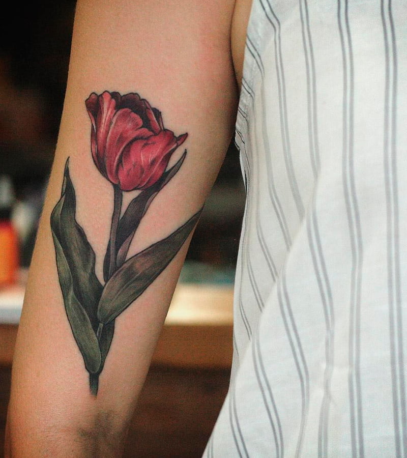 tatuajes de tulipanes en el brazo 3