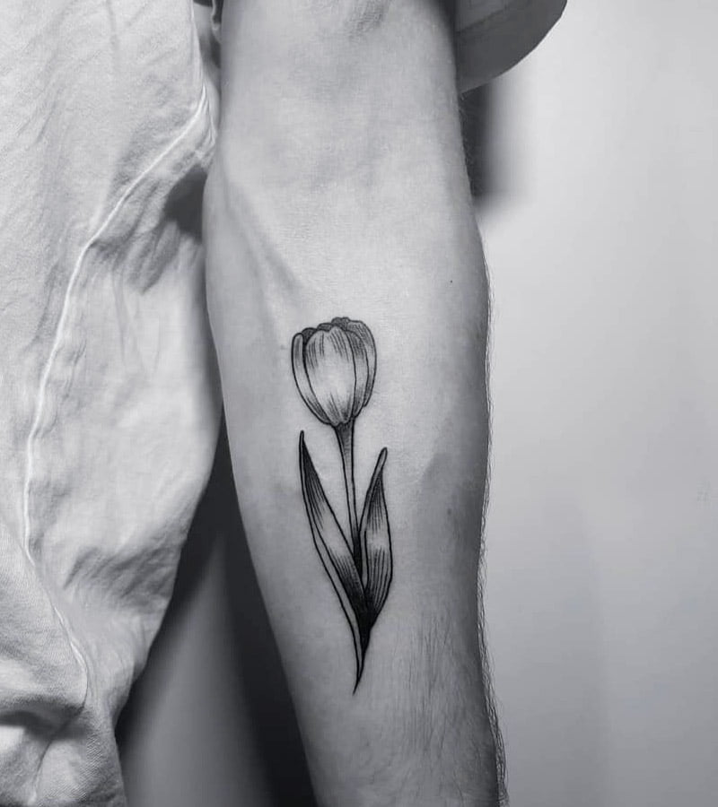 tatuajes de tulipanes en el brazo 5