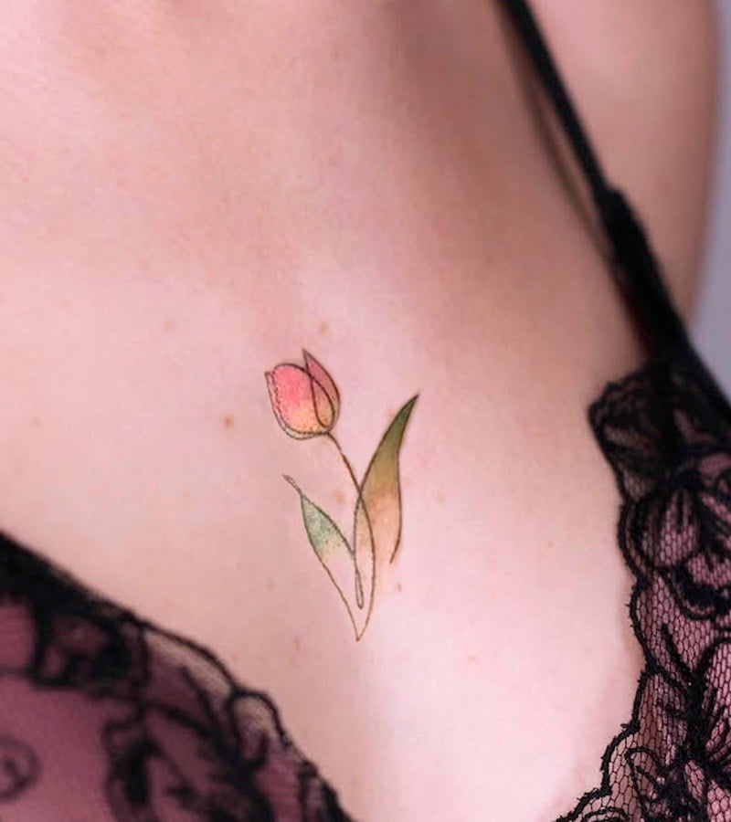 tatuajes de tulipanes en el pecho 4