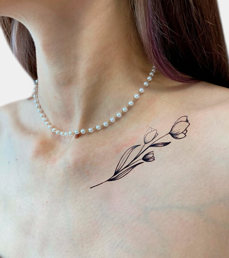 tatuajes de tulipanes en el pecho 6