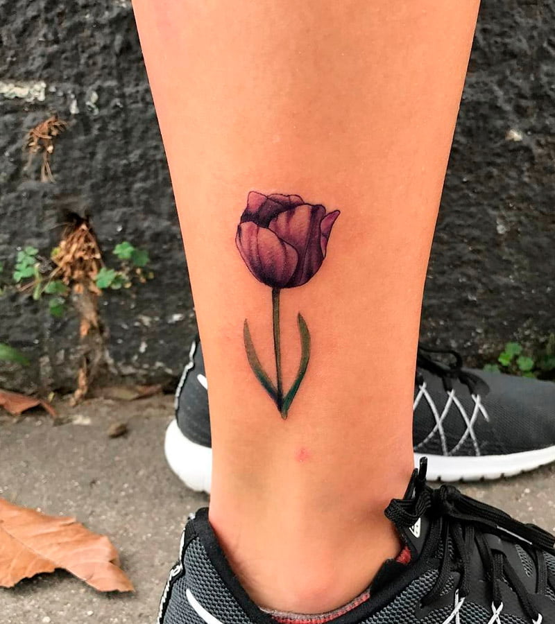 tatuajes de tulipanes para hombres 17