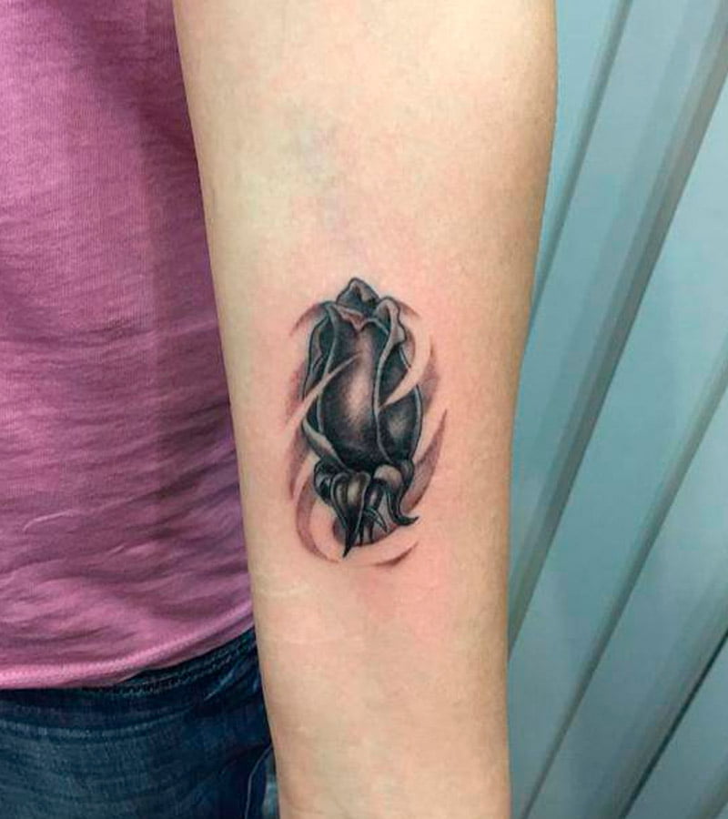 tatuajes de tulipanes para hombres 19