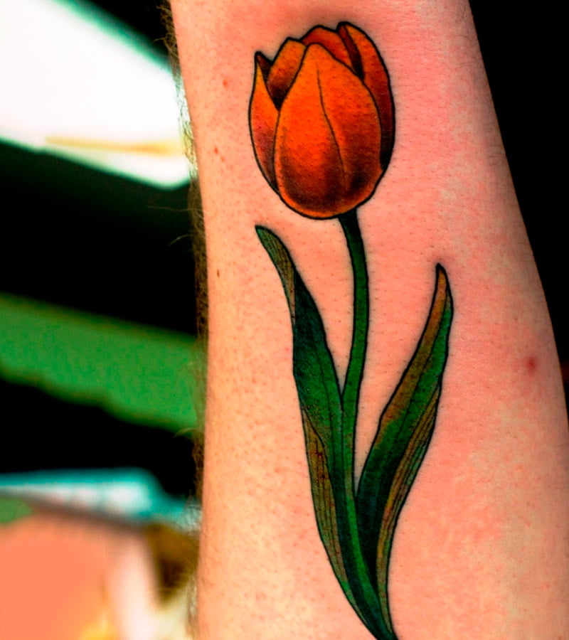 tatuajes de tulipanes para hombres 4
