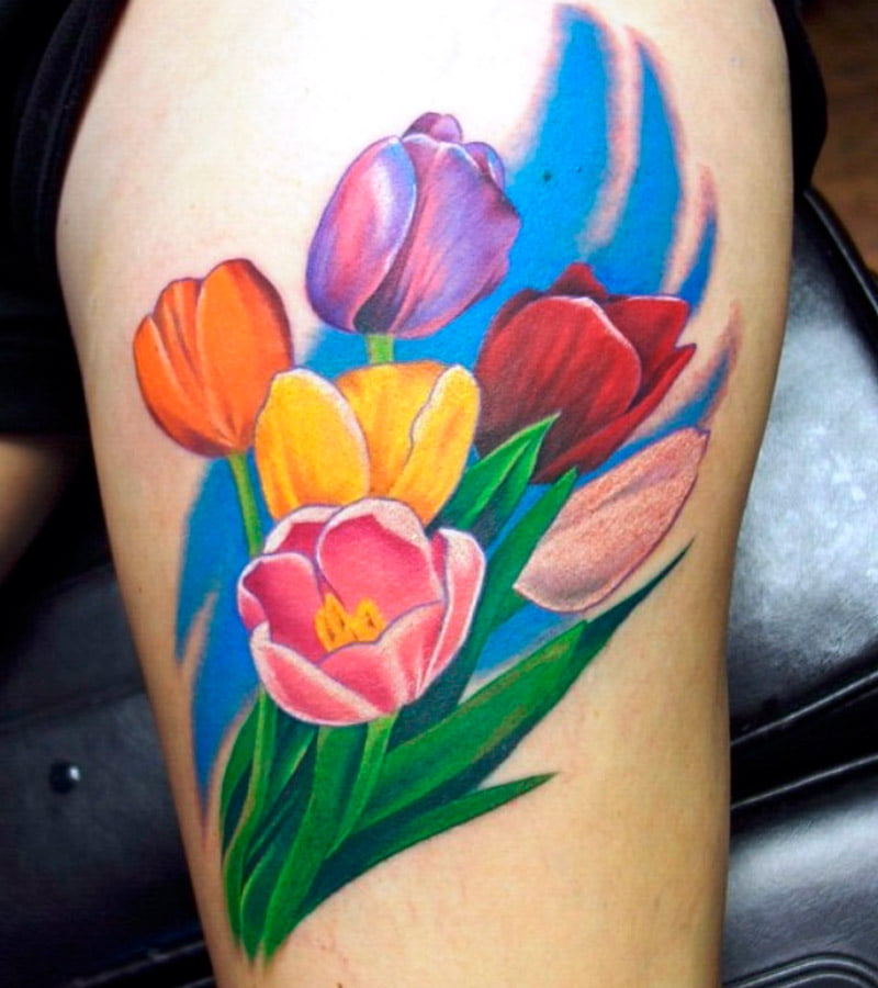 tatuajes de tulipanes para mujeres 11