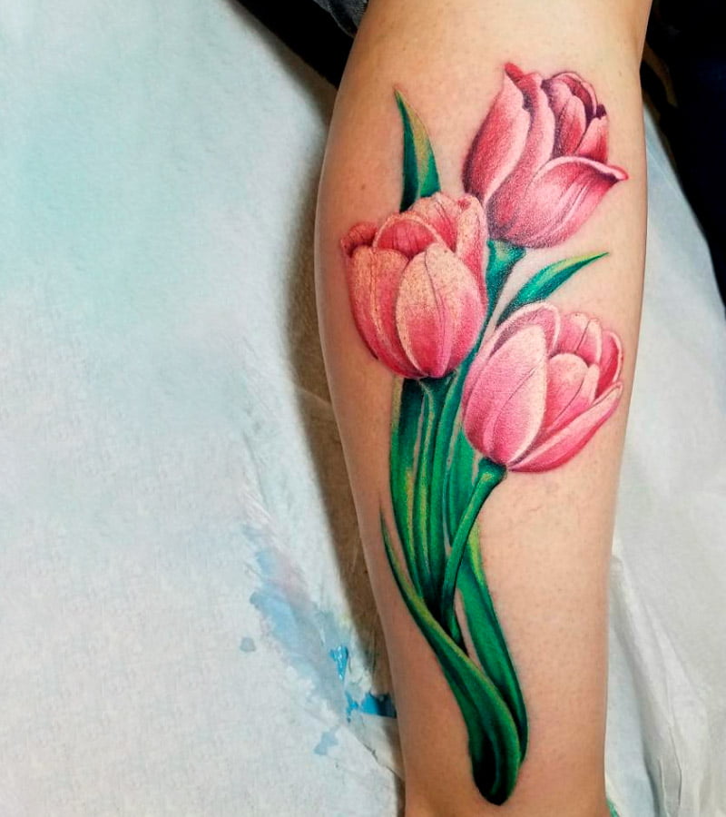 tatuajes de tulipanes para mujeres 5