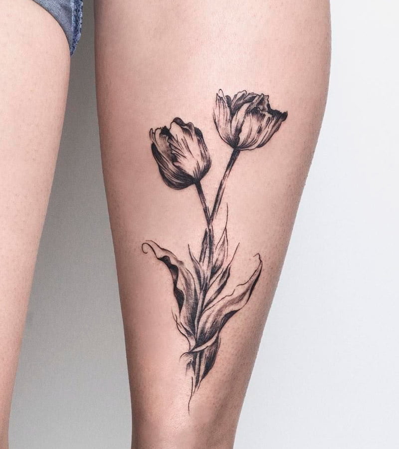 tatuajes de tulipanes para mujeres 6