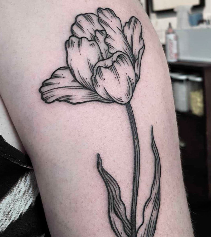 tatuajes de tulipanes para mujeres 9