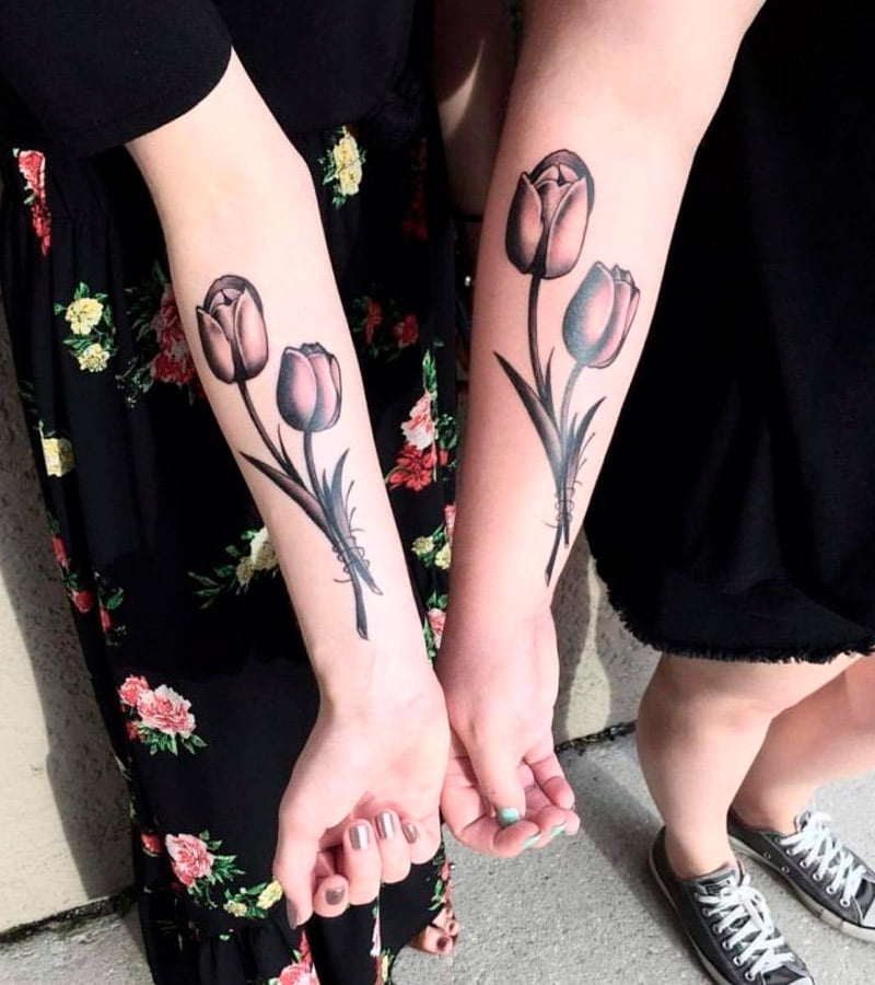 tatuajes de tulipanes para parejas 8