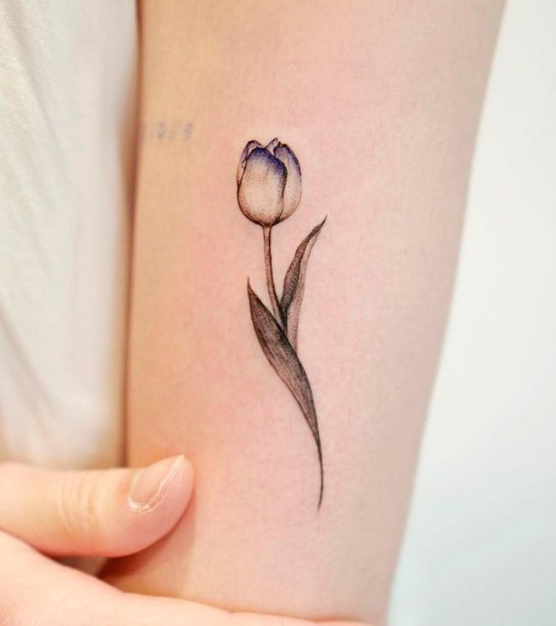 tatuajes de tulipanes pequenos 14