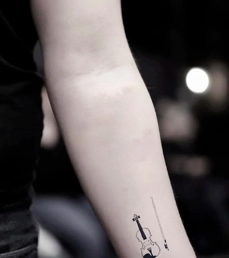 tatuajes de violin en la muneca 4