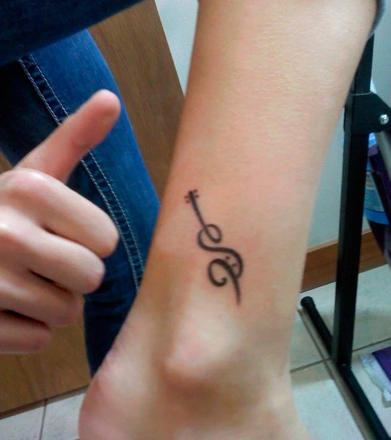 tatuajes de violin minimalistas 5
