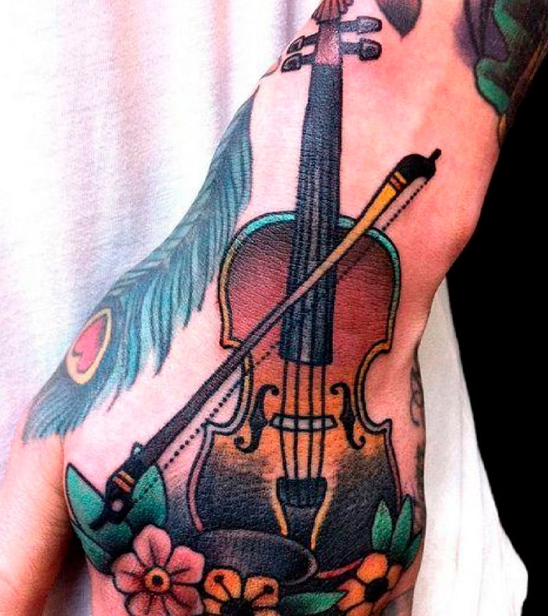 tatuajes de violin para hombres 12