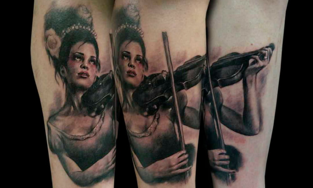 tatuajes de violin para mujeres 16