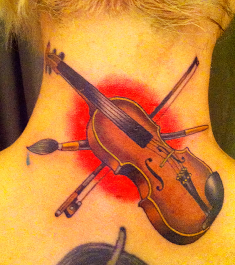 tatuajes de violin para mujeres 5