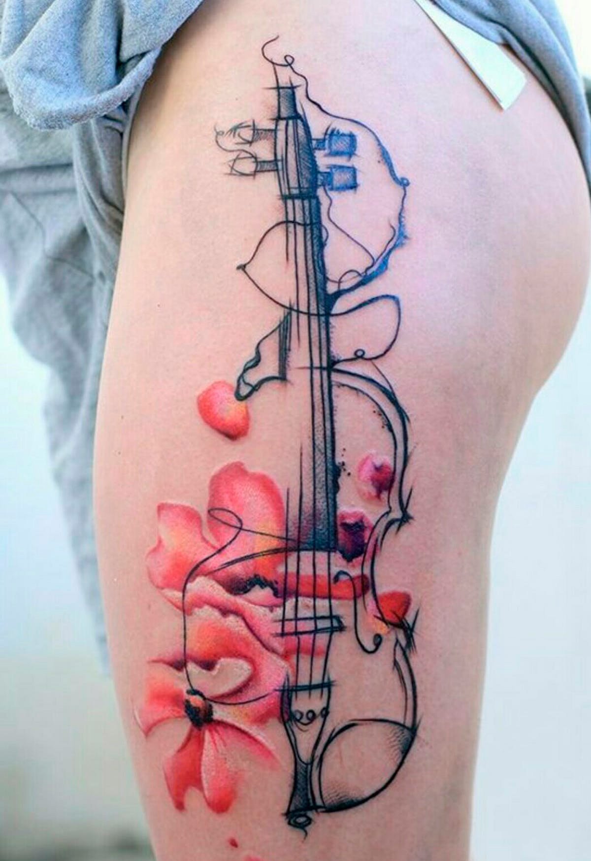 tatuajes de violin para mujeres 8