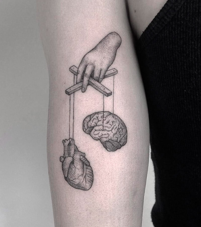 tatuajes minimalistas de cerebros 8