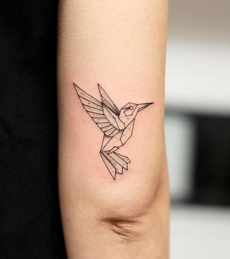 tatuajes minimalistas de colibries 3