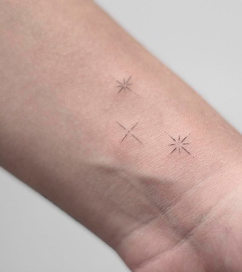 tatuajes minimalistas de estrellas 1