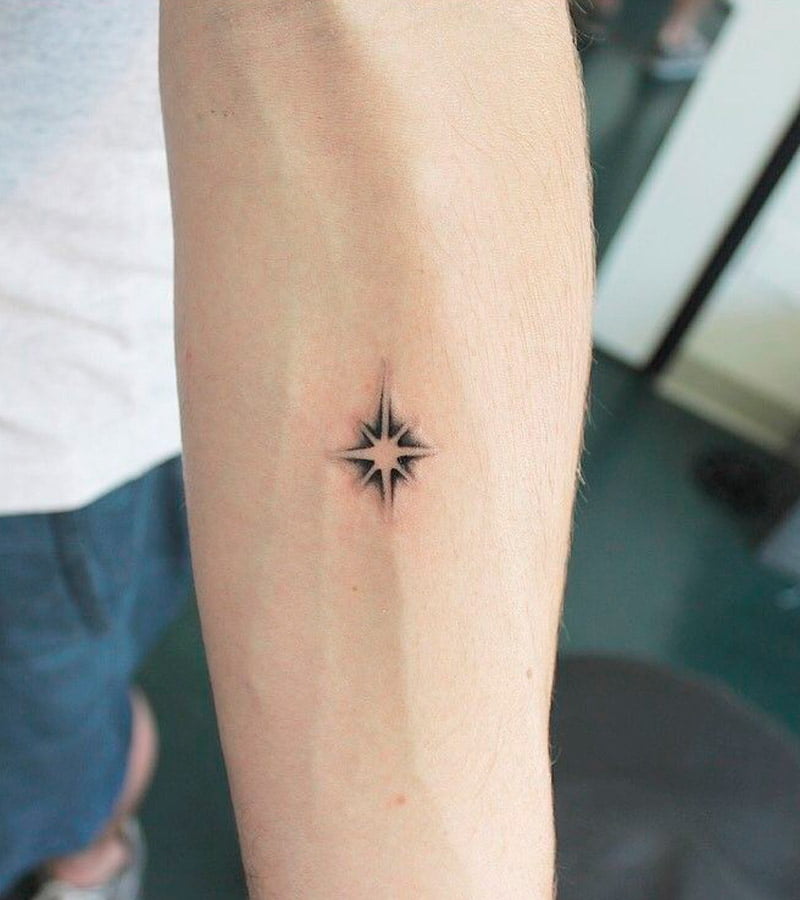 tatuajes minimalistas de estrellas 7