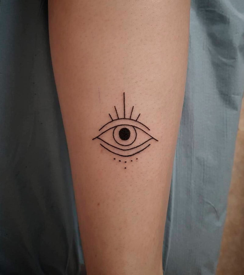 tatuajes minimalistas de ojos 1