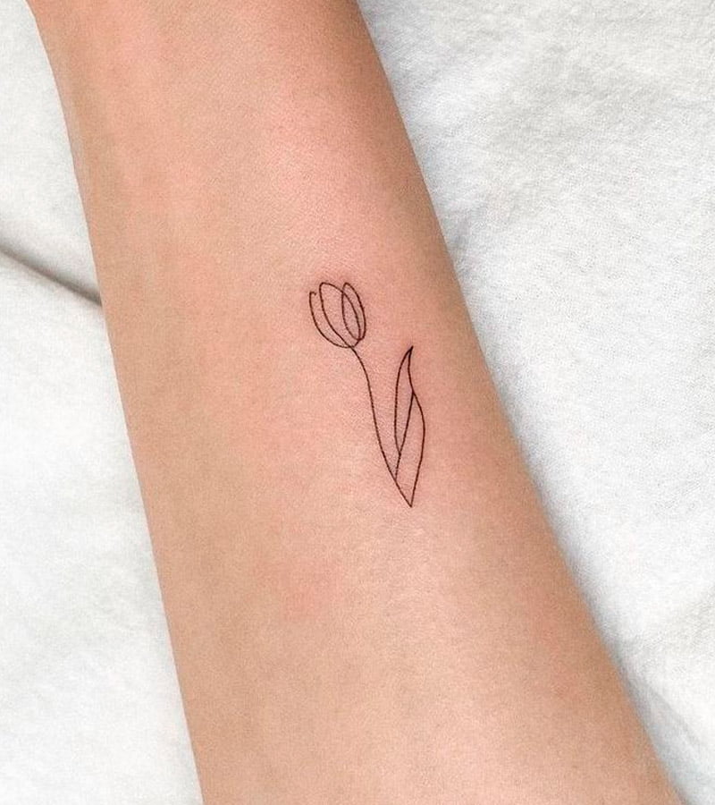 tatuajes minimalistas de tulipanes 4