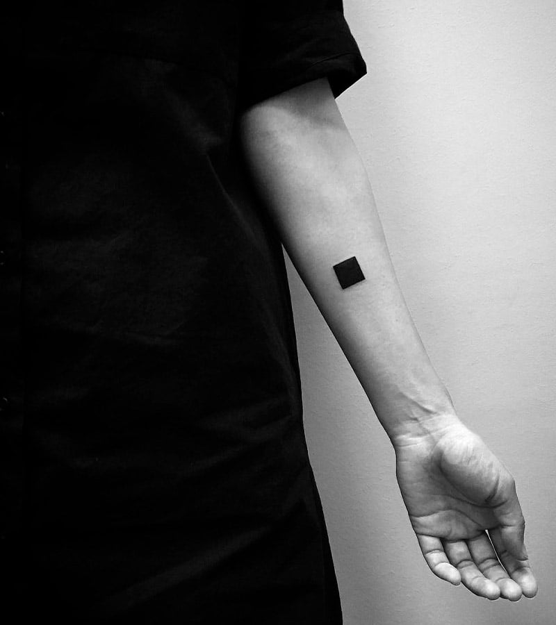tatuajes minimalistas en el brazo 2