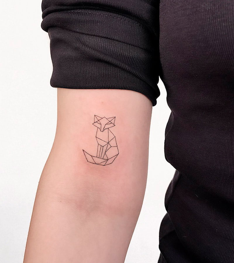 tatuajes minimalistas en el brazo 6