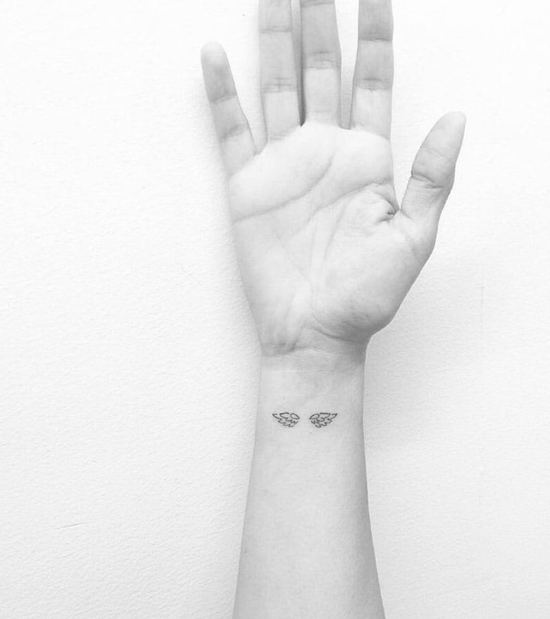 tatuajes minimalistas en el brazo