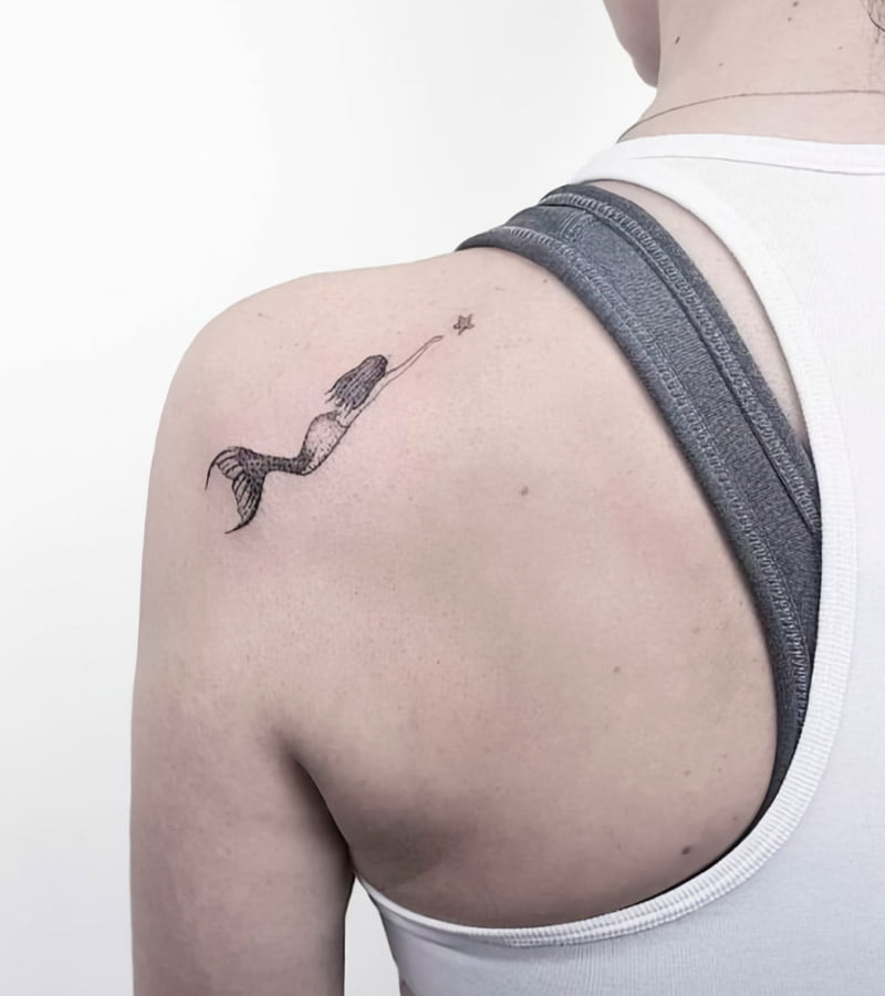 tatuajes minimalistas en el hombro 2
