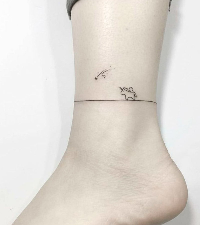 tatuajes minimalistas en el tobillo 1