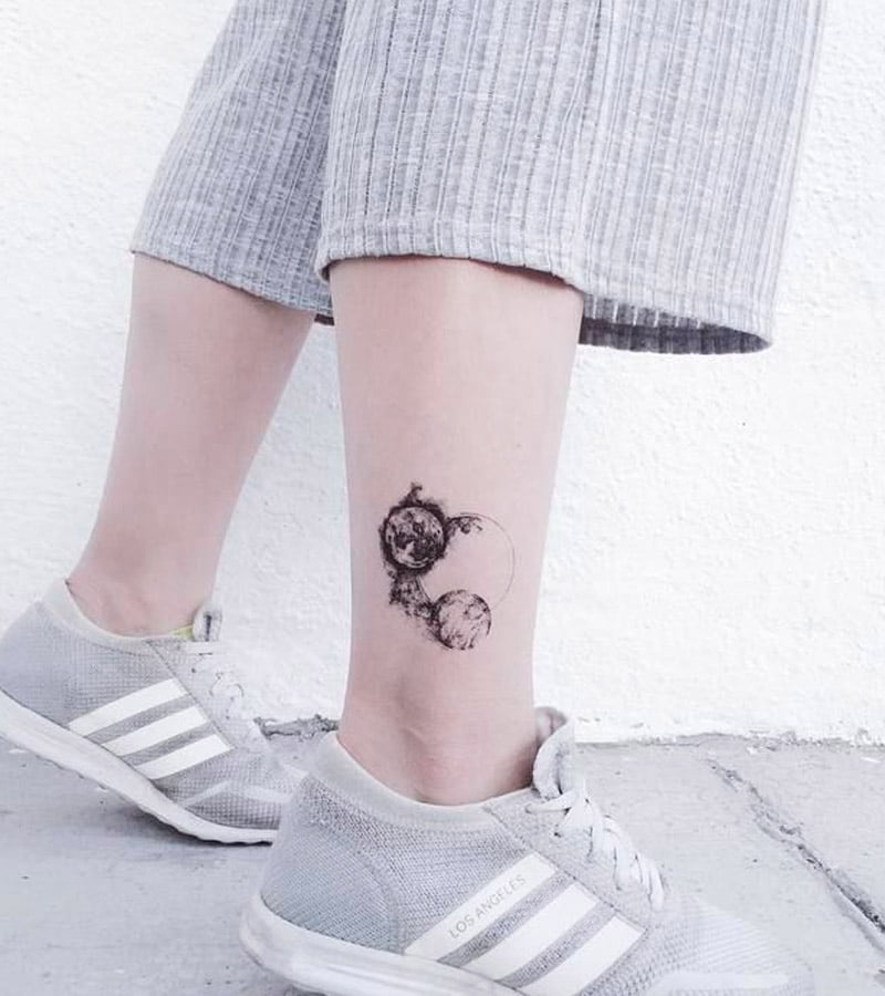 tatuajes minimalistas en el tobillo 4