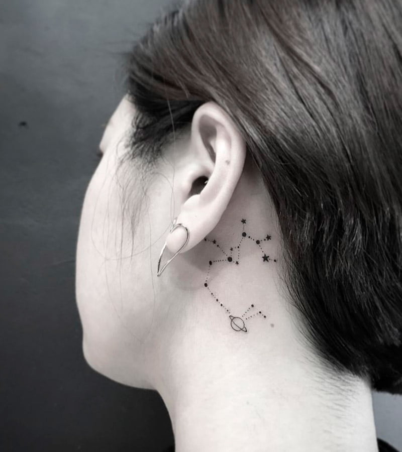 tatuajes minimalistas en la oreja 2