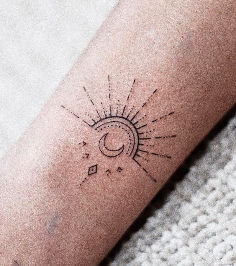 tatuajes minimalistas sol y luna