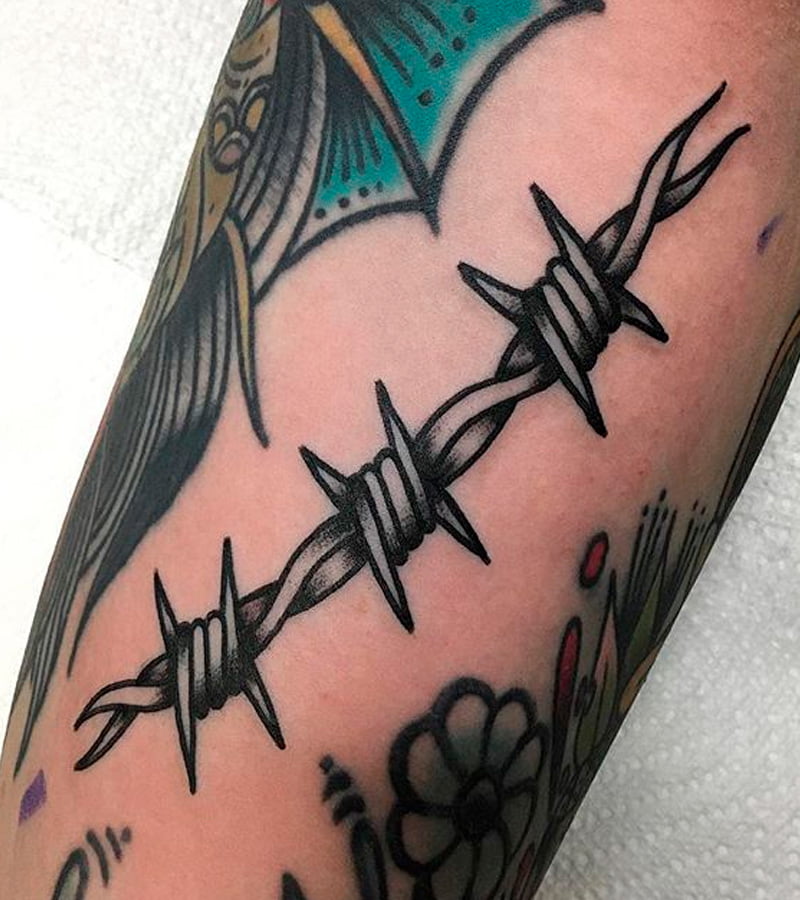 tatuajes de alambre de puas en el brazo 4