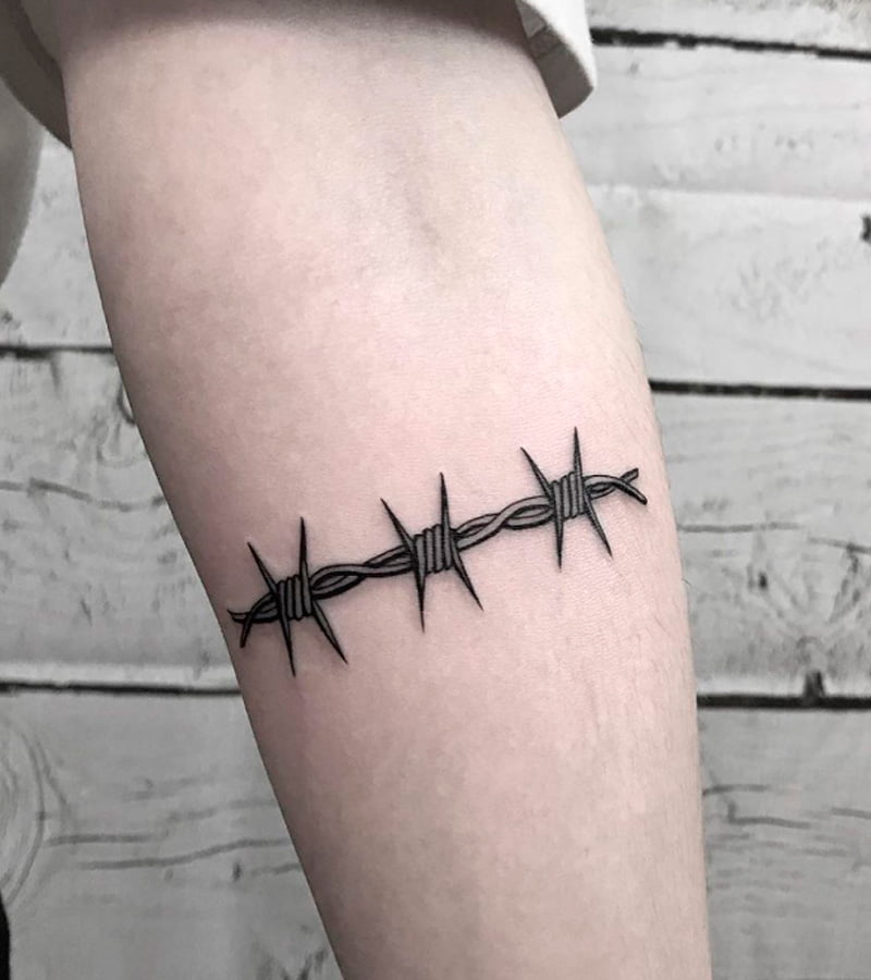 tatuajes de alambre de puas minimalistas 2
