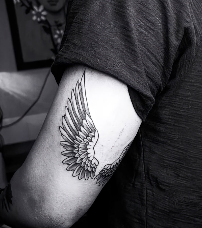 tatuajes de alas en el brazo 2